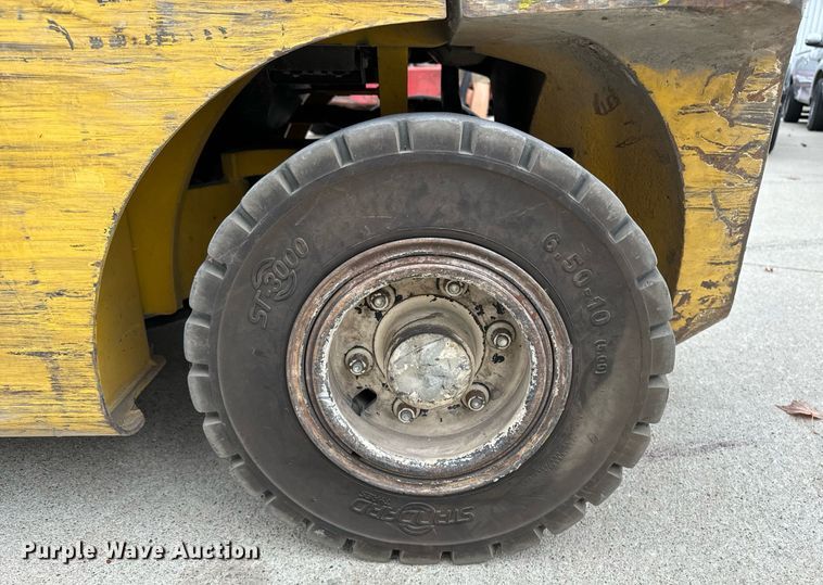 image for item EG6854 Yale GLP060VXEUSE087 forklift