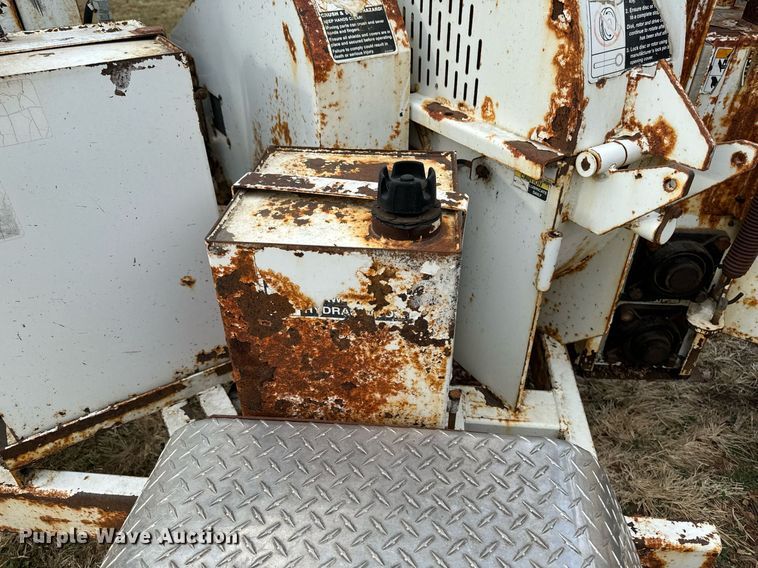 image for item EG6856 2007 Altec D C1217 wood chipper