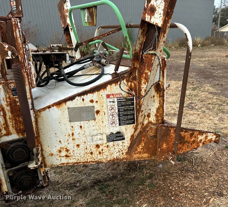 image for item EG6856 2007 Altec D C1217 wood chipper