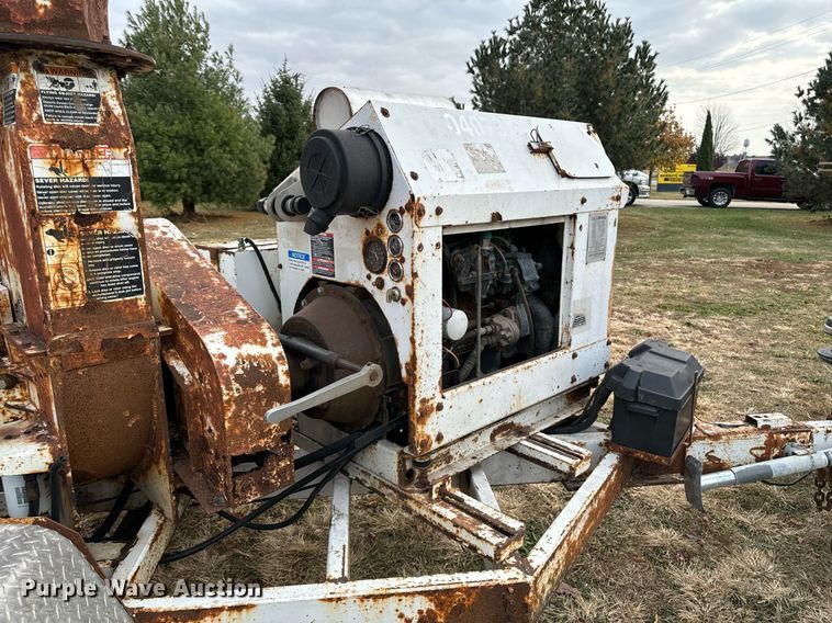 image for item EG6856 2007 Altec D C1217 wood chipper