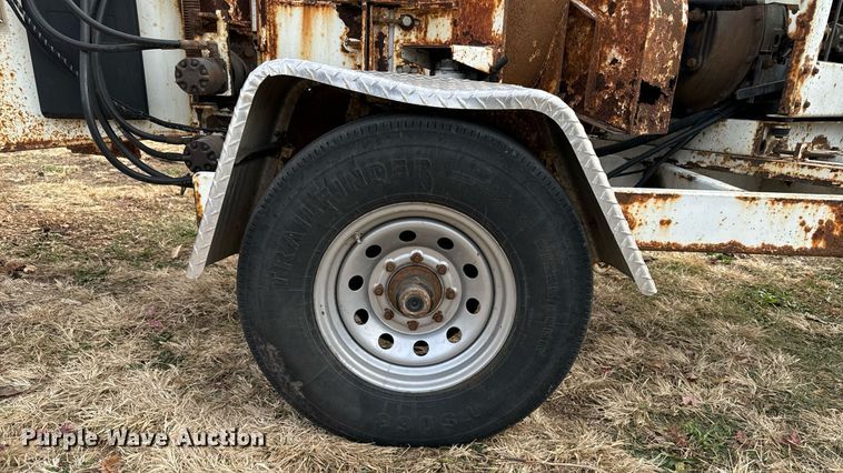 image for item EG6856 2007 Altec D C1217 wood chipper