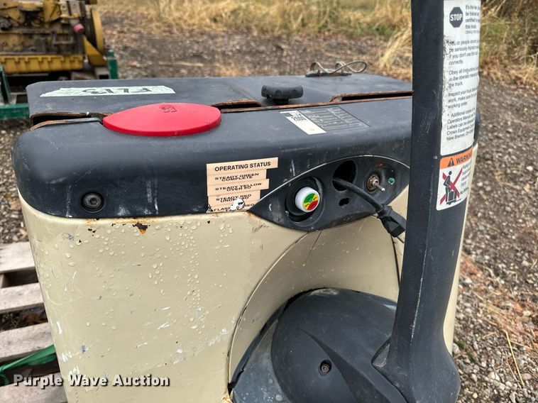 image for item EG6863 (3) pallet jacks