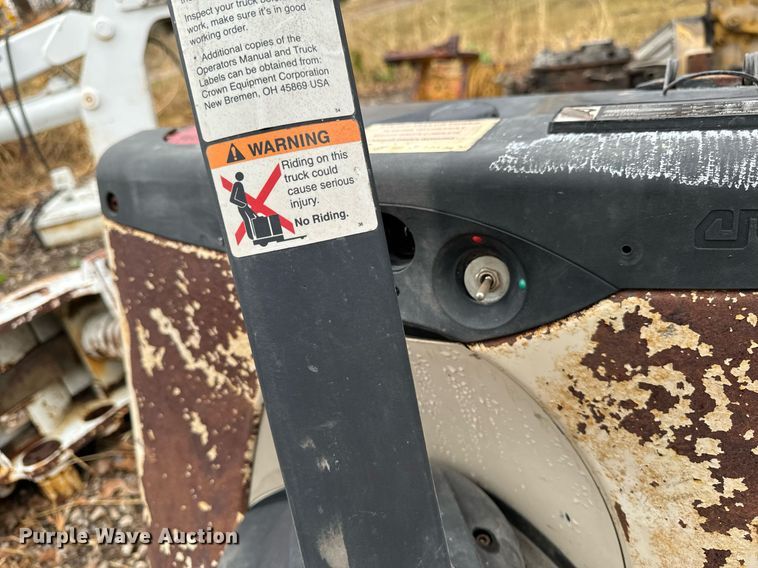 image for item EG6863 (3) pallet jacks