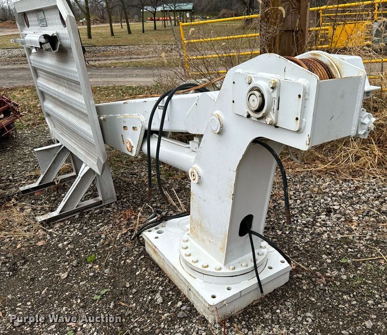 image for item EG6869 Service truck crane