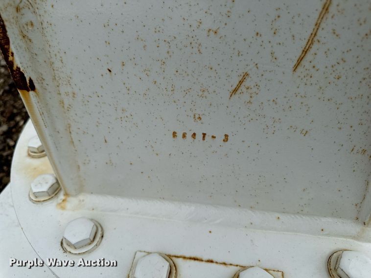 image for item EG6869 Service truck crane