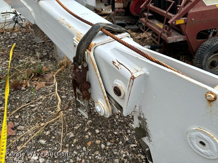 image for item EG6869 Service truck crane