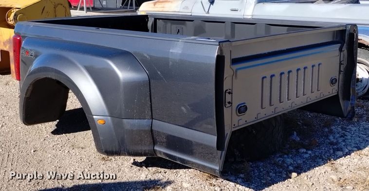 image for item EG9955 Ford F350 pickup truck bed