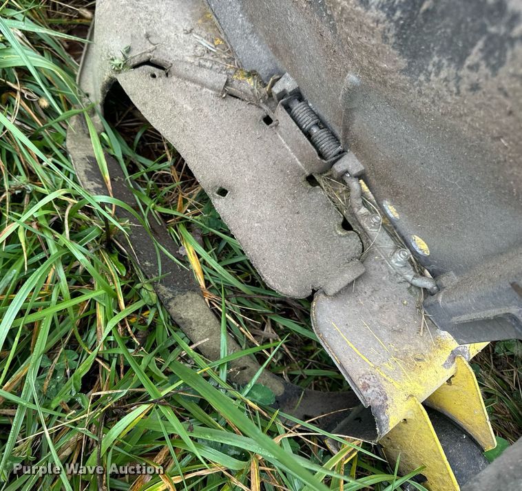 image for item EH7222 2018 John Deere Z335E ZTR lawn mower