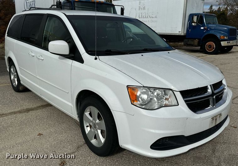 image for item EH7244 2016 Dodge Grand Caravan SXT van