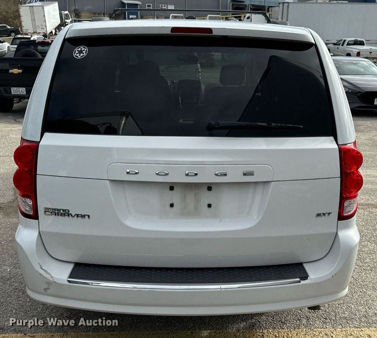 image for item EH7244 2016 Dodge Grand Caravan SXT van