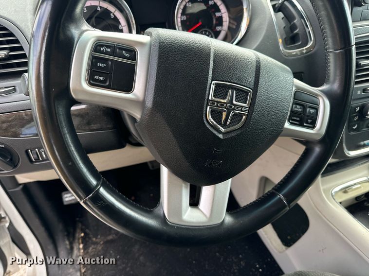 image for item EH7244 2016 Dodge Grand Caravan SXT van