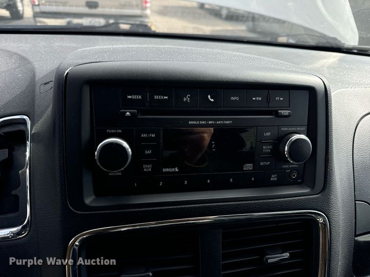 image for item EH7244 2016 Dodge Grand Caravan SXT van