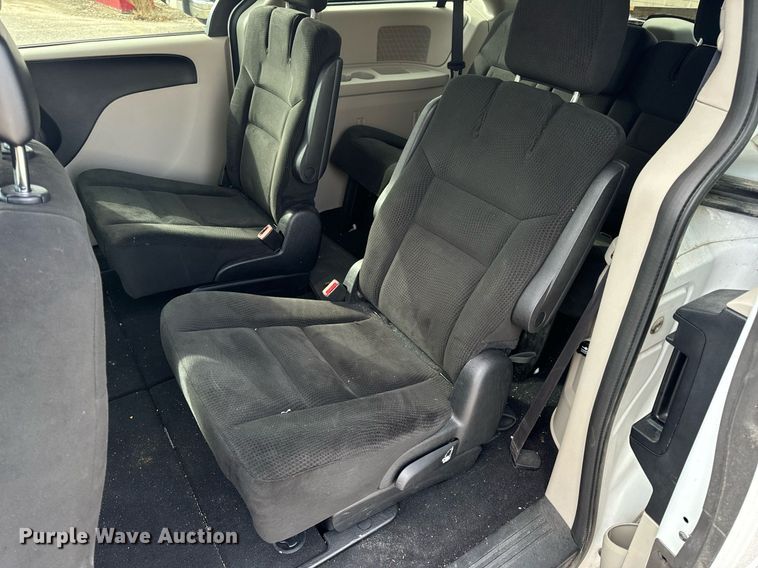image for item EH7244 2016 Dodge Grand Caravan SXT van