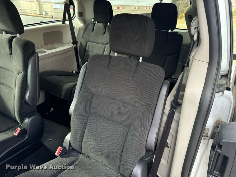 image for item EH7244 2016 Dodge Grand Caravan SXT van