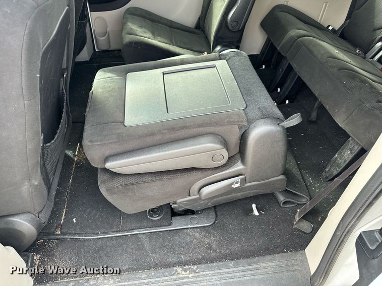 image for item EH7244 2016 Dodge Grand Caravan SXT van