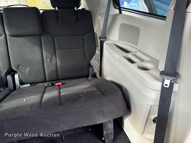 image for item EH7244 2016 Dodge Grand Caravan SXT van