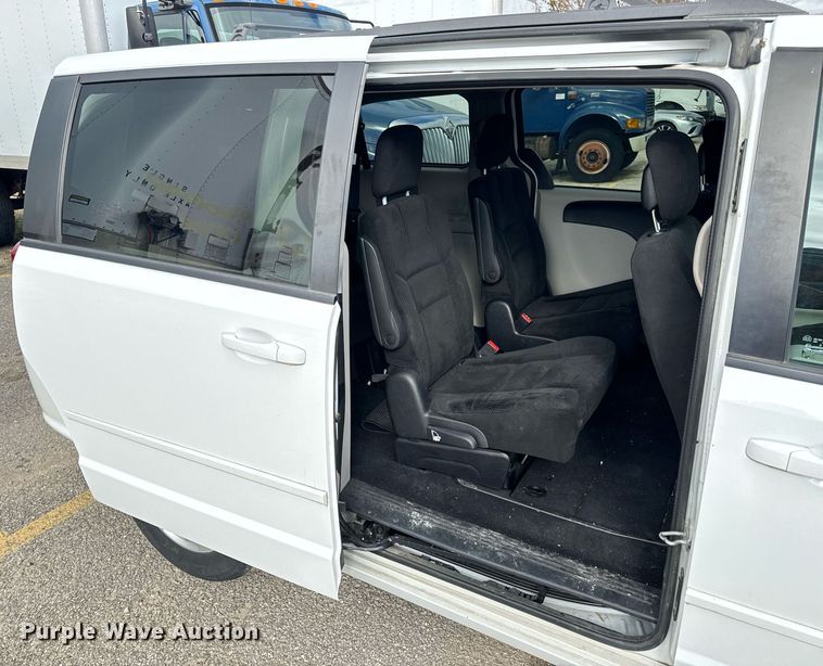 image for item EH7244 2016 Dodge Grand Caravan SXT van