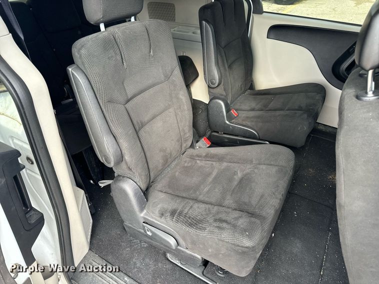 image for item EH7244 2016 Dodge Grand Caravan SXT van