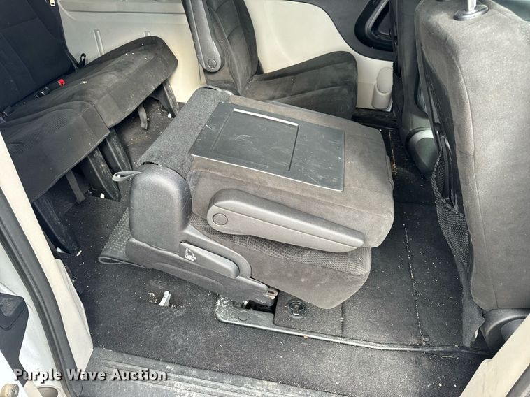 image for item EH7244 2016 Dodge Grand Caravan SXT van