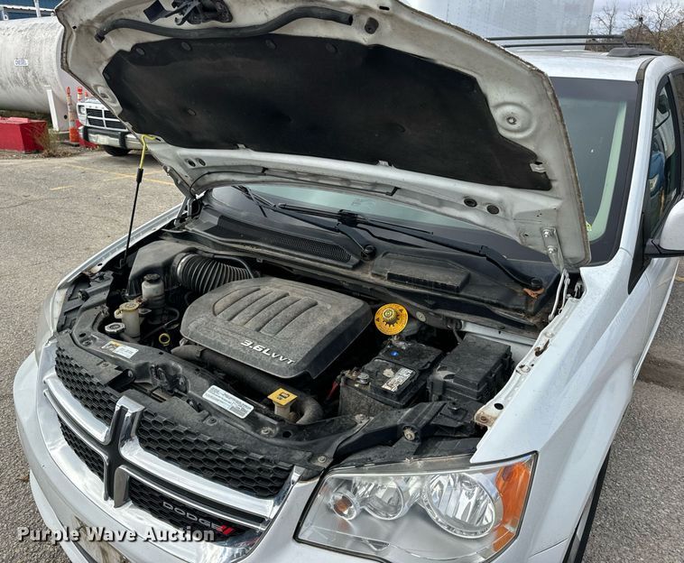image for item EH7244 2016 Dodge Grand Caravan SXT van