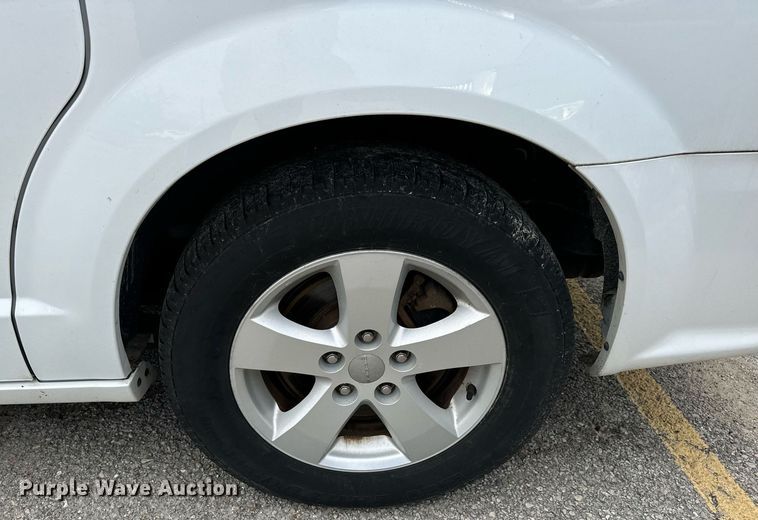 image for item EH7244 2016 Dodge Grand Caravan SXT van