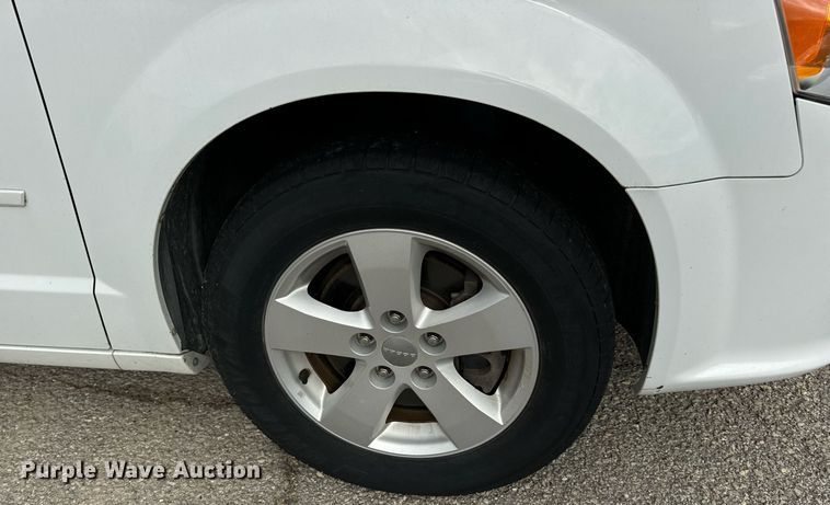 image for item EH7244 2016 Dodge Grand Caravan SXT van