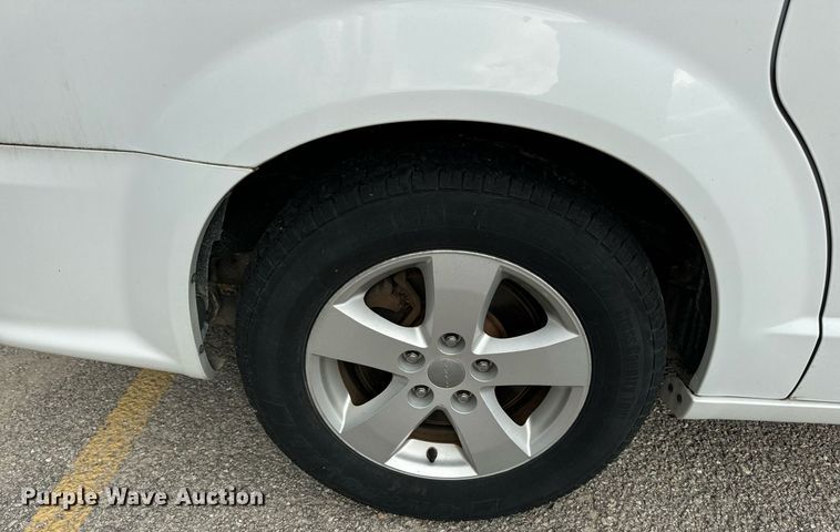 image for item EH7244 2016 Dodge Grand Caravan SXT van