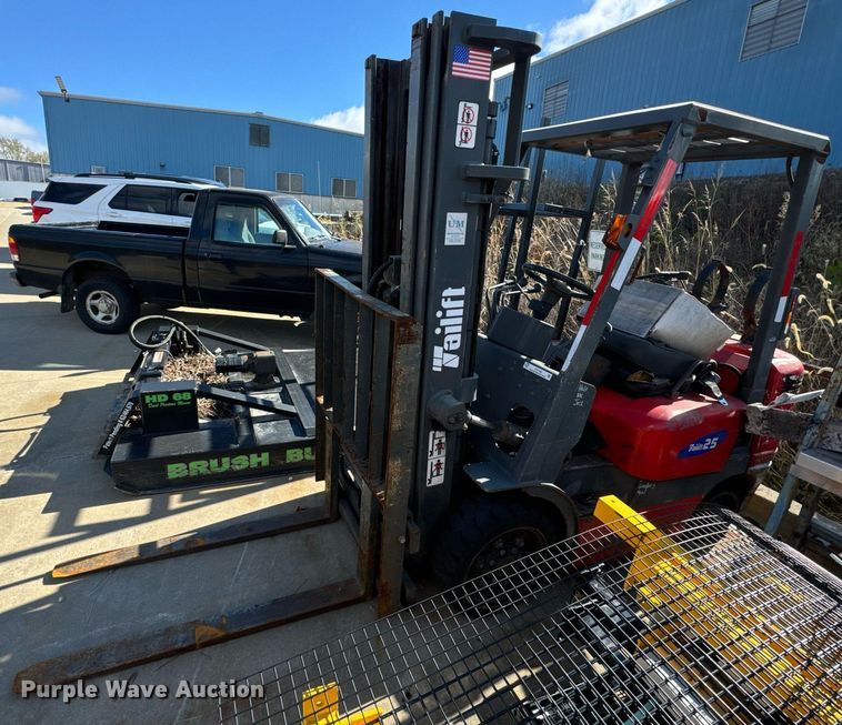 image for item EH7248 Tailift FG25C forklift