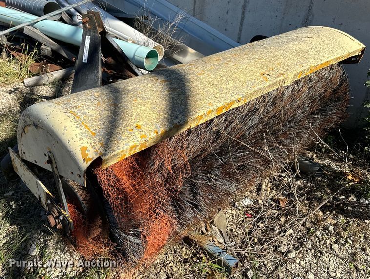 image for item EH7249 Broom