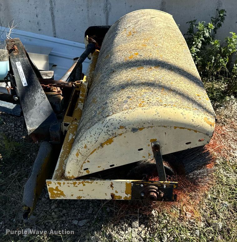 image for item EH7249 Broom