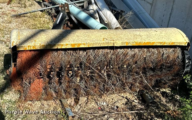 image for item EH7249 Broom