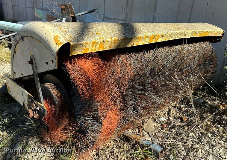 image for item EH7249 Broom