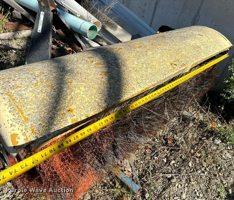 image for item EH7249 Broom