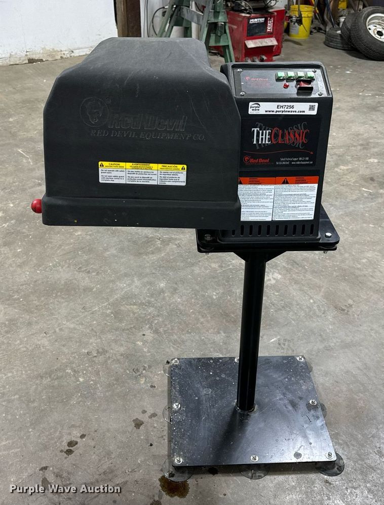 image for item EH7256 Red Devil The Classic 01410PB paint shaker