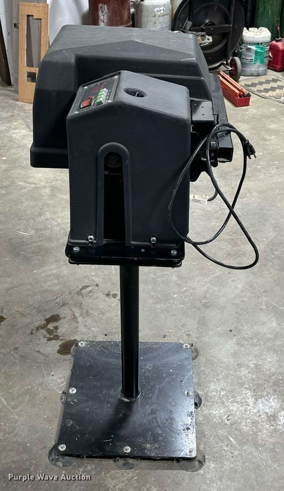 image for item EH7256 Red Devil The Classic 01410PB paint shaker