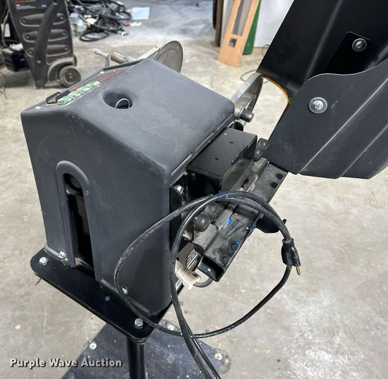 image for item EH7256 Red Devil The Classic 01410PB paint shaker