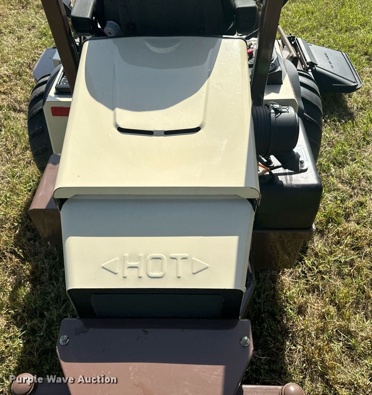 image for item EI4087 Grasshopper 900D ZTR lawn mower