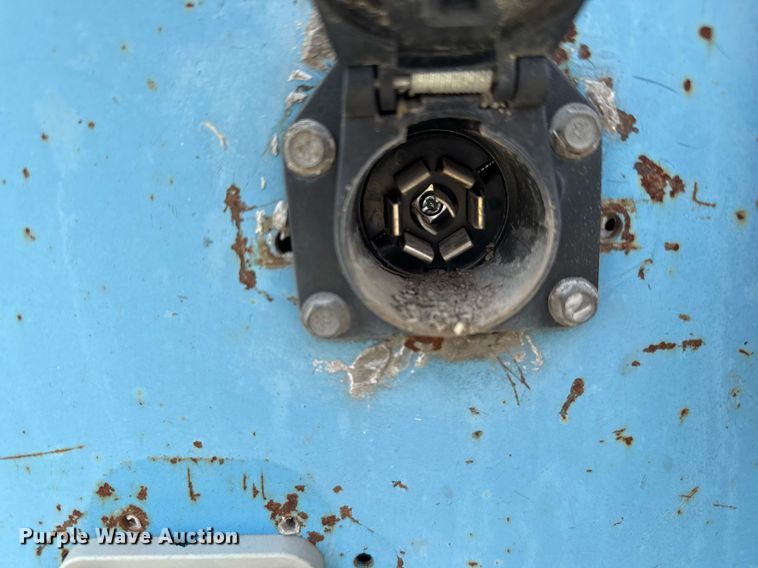 image for item EJ3175 2002 International MA025 flatbed truck