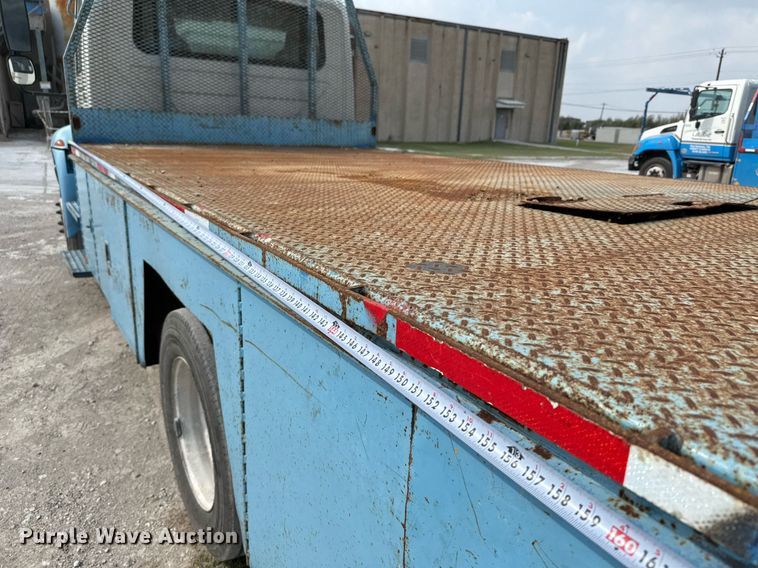 image for item EJ3175 2002 International MA025 flatbed truck