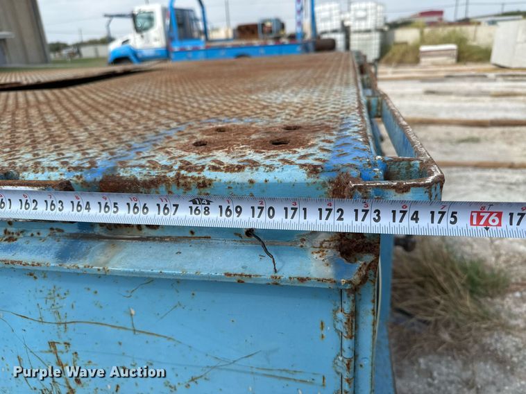 image for item EJ3175 2002 International MA025 flatbed truck