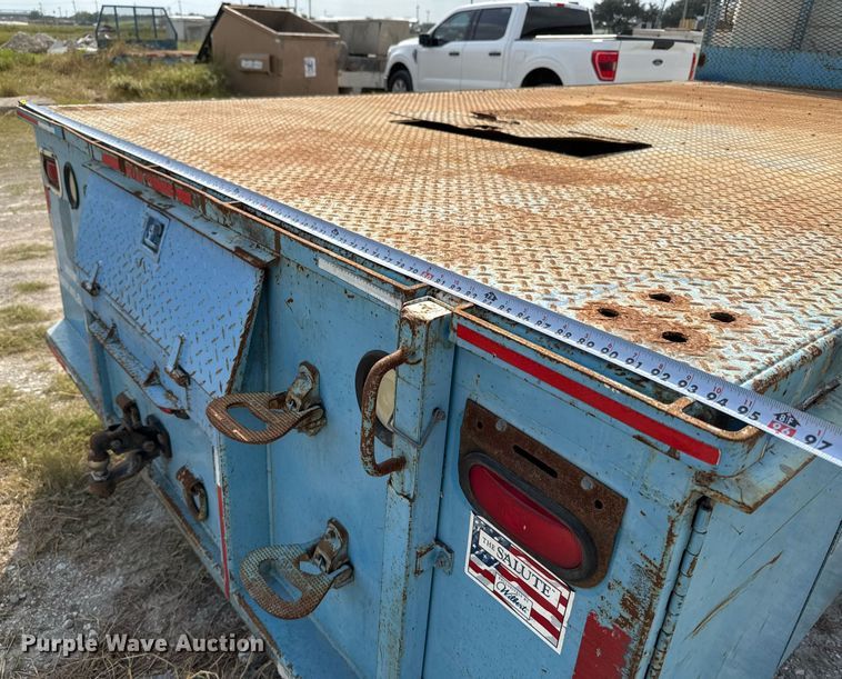 image for item EJ3175 2002 International MA025 flatbed truck