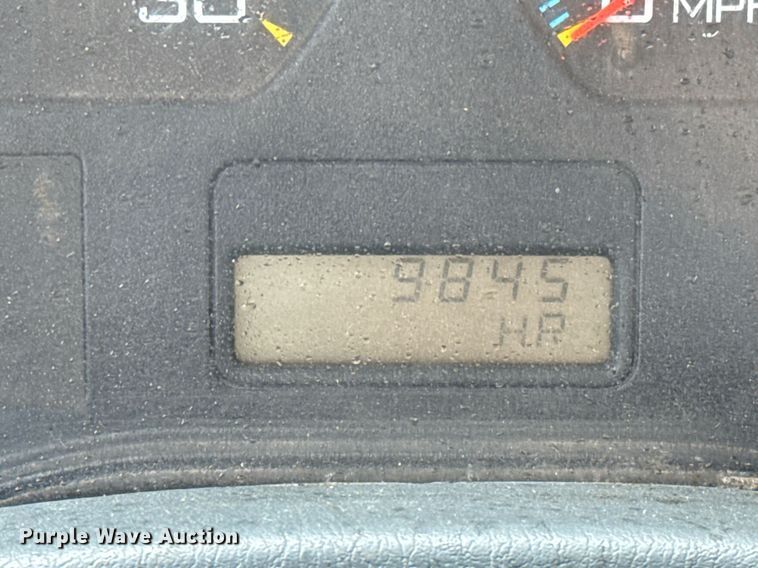 image for item EJ3175 2002 International MA025 flatbed truck