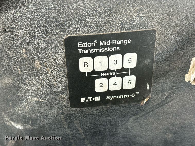 image for item EJ3175 2002 International MA025 flatbed truck