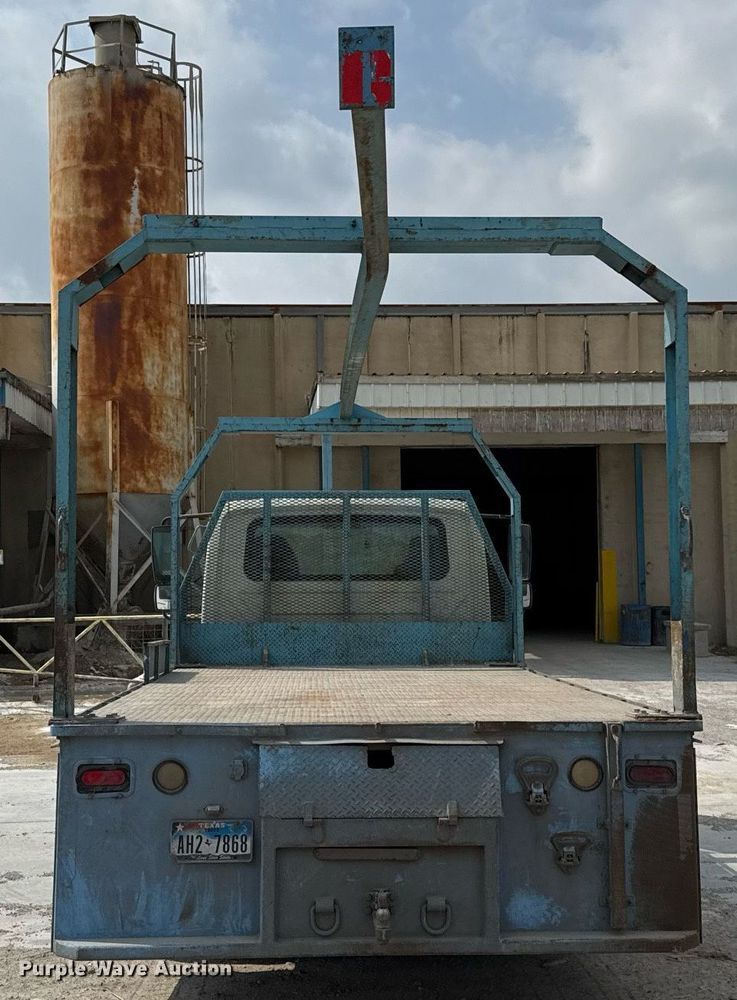 image for item EJ3176 2003 International MA025  flatbed truck