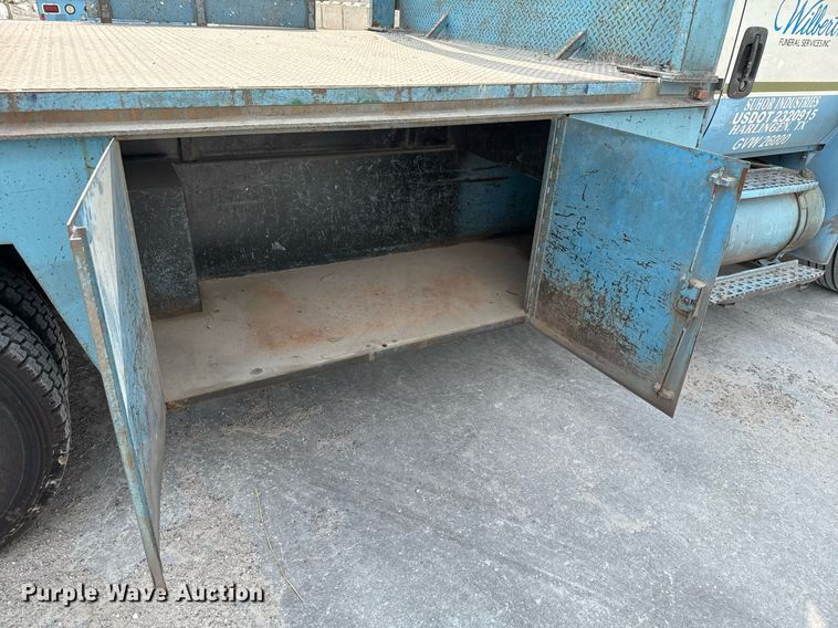 image for item EJ3176 2003 International MA025  flatbed truck