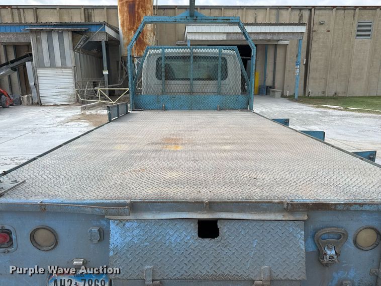 image for item EJ3176 2003 International MA025  flatbed truck