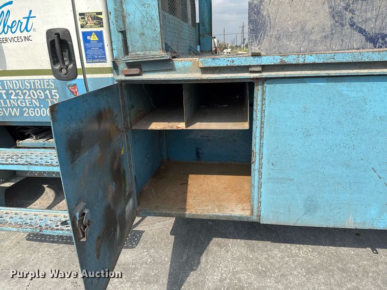 image for item EJ3176 2003 International MA025  flatbed truck