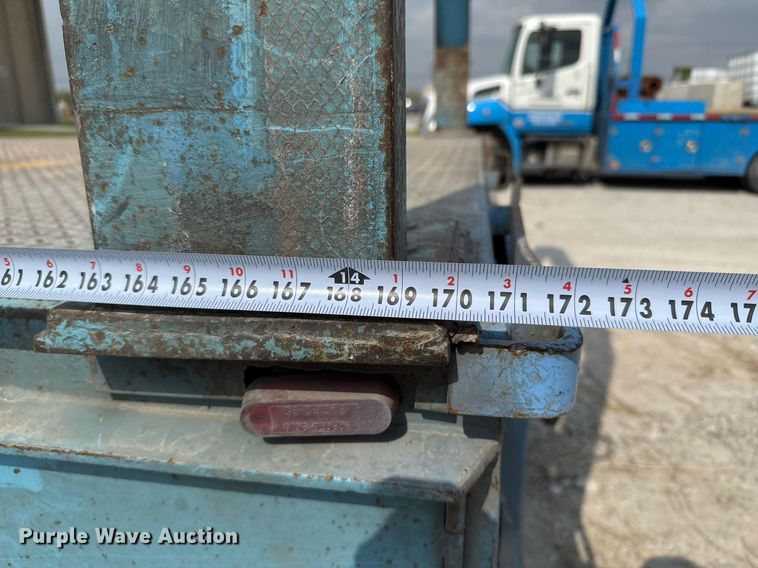 image for item EJ3176 2003 International MA025  flatbed truck