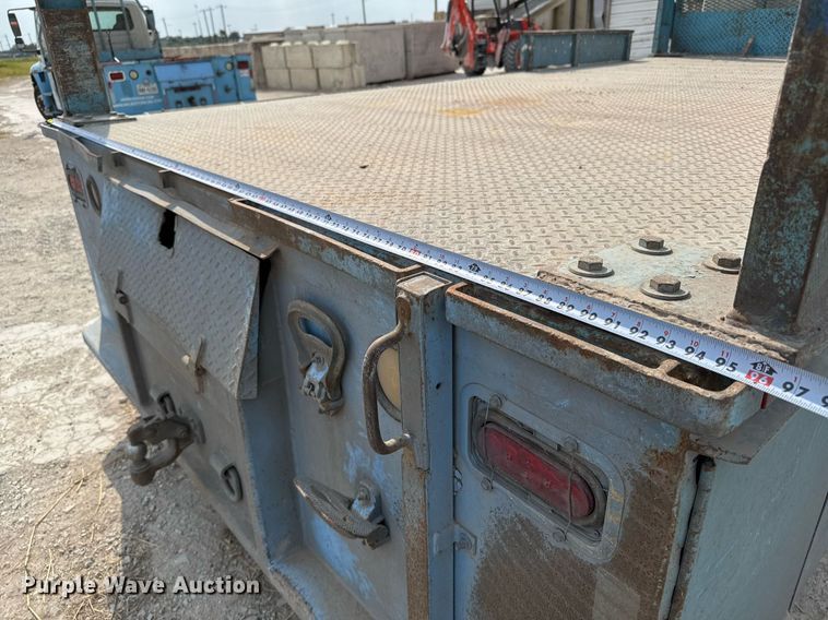 image for item EJ3176 2003 International MA025  flatbed truck