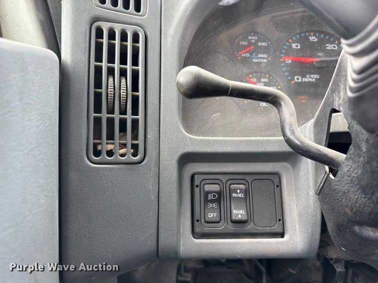 image for item EJ3176 2003 International MA025  flatbed truck